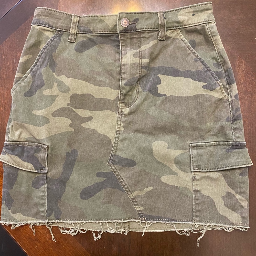Hollister camo jean skirt with distressed hem